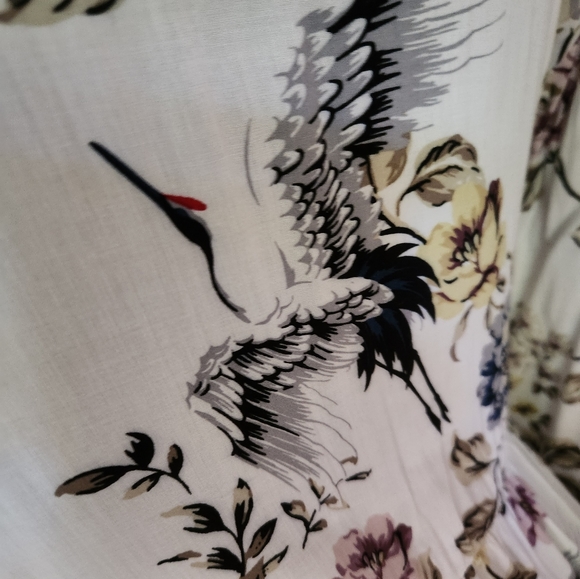 White Floral Hi-Lo Long Sleeve Tunic Blouse - Picture 3 of 8